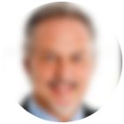 Confiance en moi retrouvée et nouveau job  “Mon employeur souhaitait que je me donne à 100 % pour atteindre ses objectifs. Je suis parvenu à lui apporter le résultat qu’il attentait, mais je n’ai pas osé lui demander une augmentation. Grâce à l’Ennéagramme, j’ai mené d’autres négociations pour trouver mieux ailleurs et j’ai doublé mes revenus.”Alain